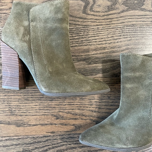 GUESS Green Ankle Boots - Picture 3 of 6